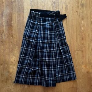 Beaker wraparound skirt